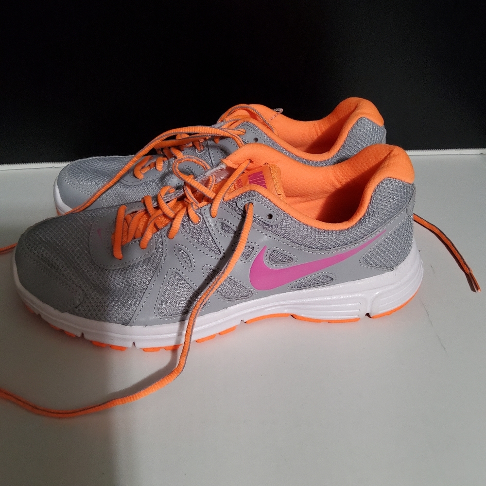 Nike size 9 - Picture 2 of 4